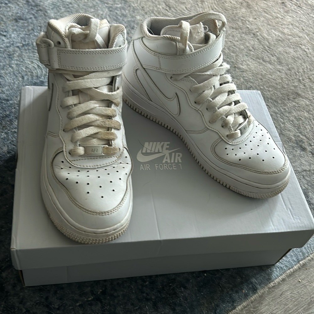 Nike Air Force 1, size 5.5Y, white in good condition.